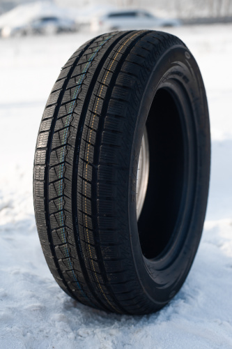 фото протектора и шины ICEPIONEER 868 Шина ZMAX ICEPIONEER 868 215/50 R17 95H