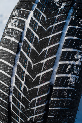 фото протектора и шины WINTERHAWKE II Шина ZMAX WINTERHAWKE II 295/35 R21 107H