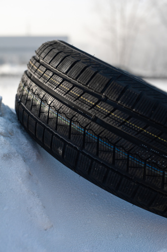 фото протектора и шины ICEPIONEER 868 Шина ZMAX ICEPIONEER 868 255/50 R19 107H